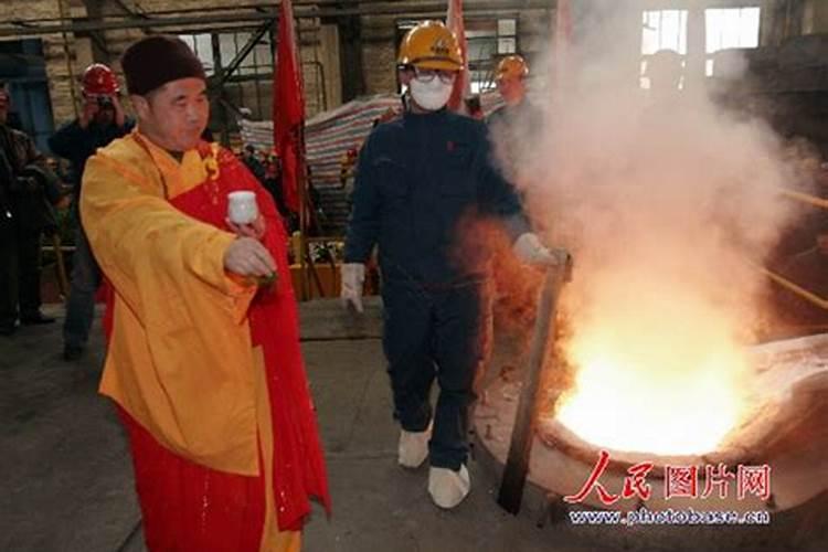 带什么首饰可以防小人运动