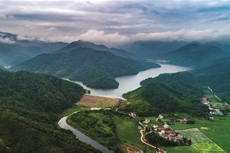 太岁锦囊和太岁符的区别