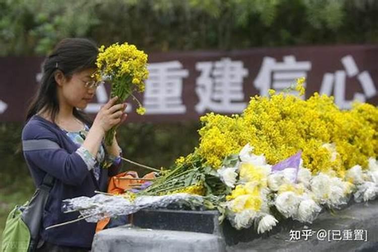 去寺庙祭奠亲人的礼节