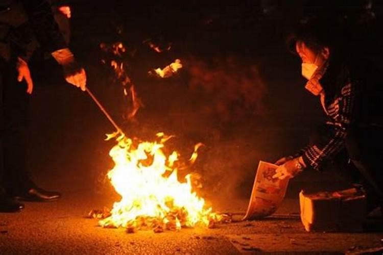 祭奠父母能在家烧纸吗